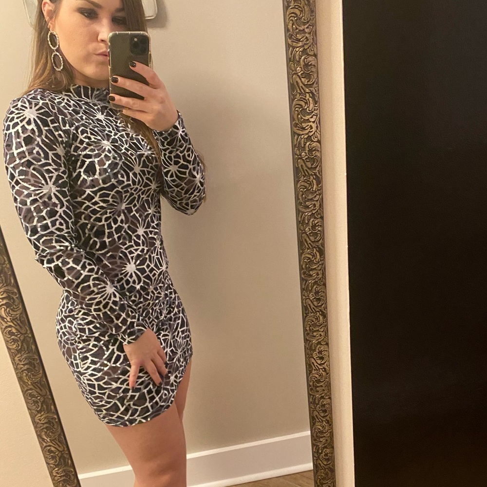 Cute SHEIN dress perfect for Christmas parties or NYE! This unique dress shines!
